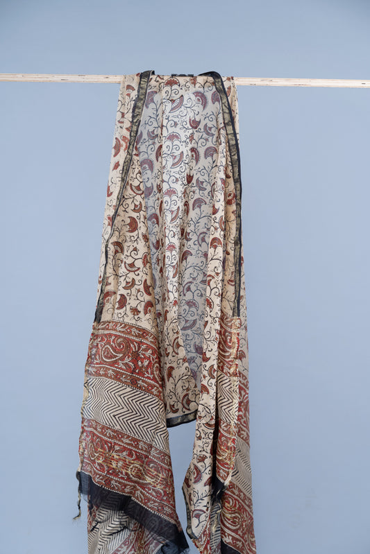 OMVAI The Phool Jaali Handloom Chanderi Silk Dupatta with Zari border