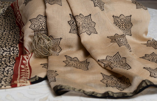 OMVAI The Princess Handloom Chanderi Silk Dupatta with Zari border