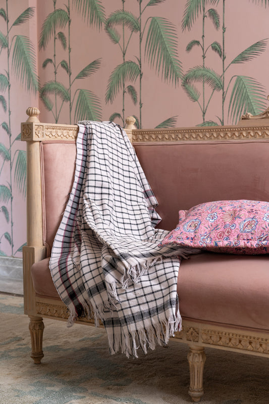 OMVAI Classic Checks Cotton Woven Throw Blanket / Comforter -Black & White