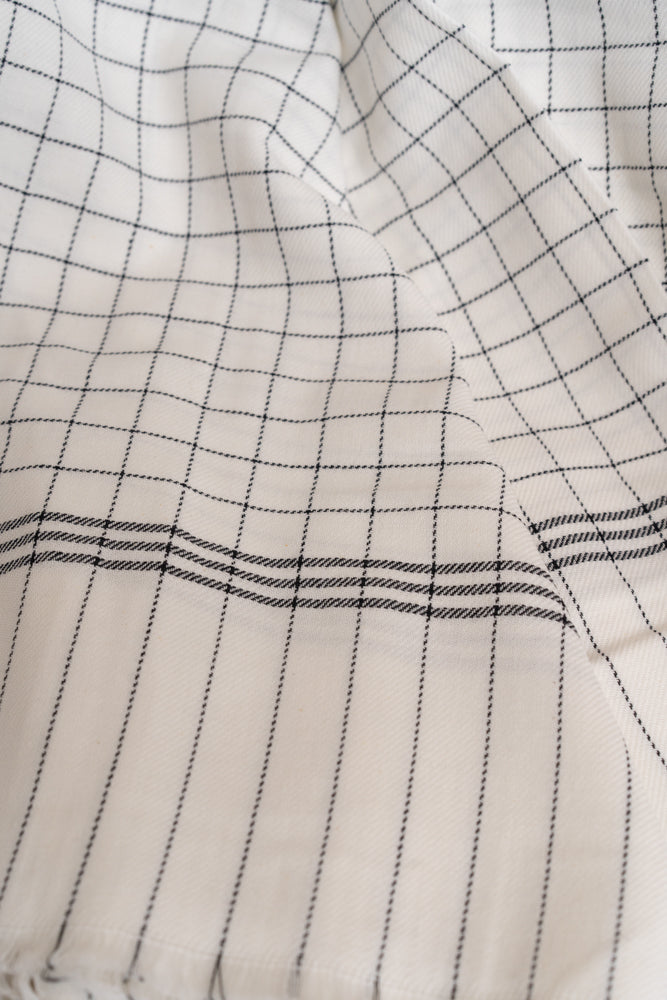 OMVAI Vintage Super Soft Checks Cotton Woven Throw Blanket / Comforter - Black