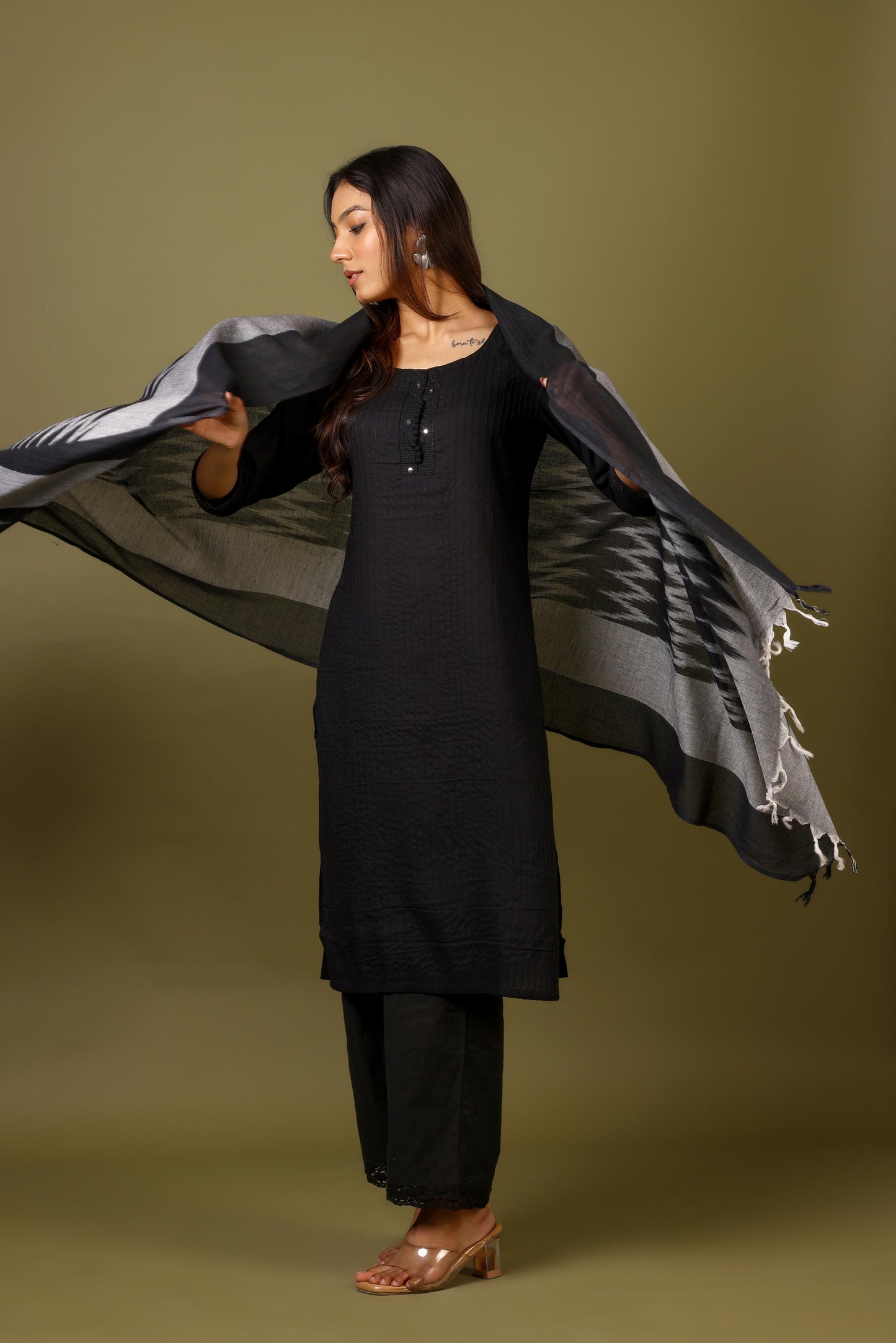 OMVAI The IKAT Dupatta with Tassels - Midnight Black
