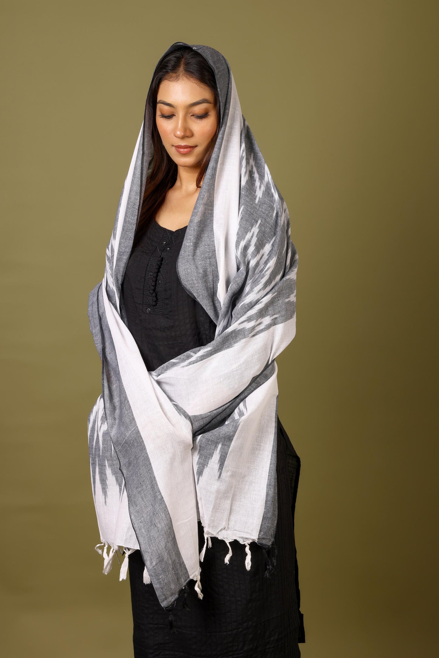 OMVAI The IKAT Dupatta with Tassels - Steel Grey