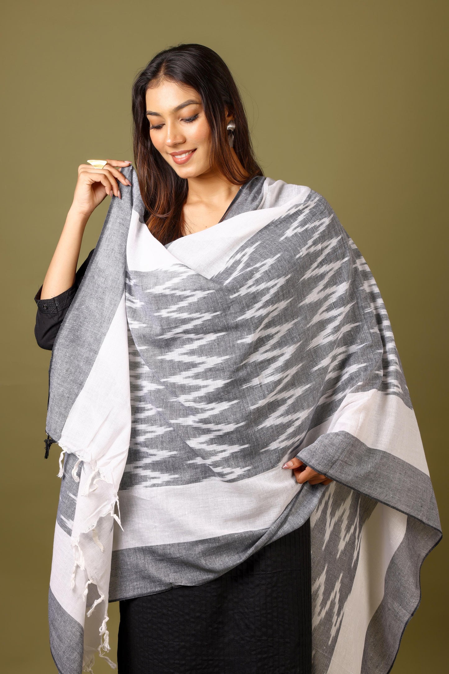 OMVAI The IKAT Dupatta with Tassels - Steel Grey