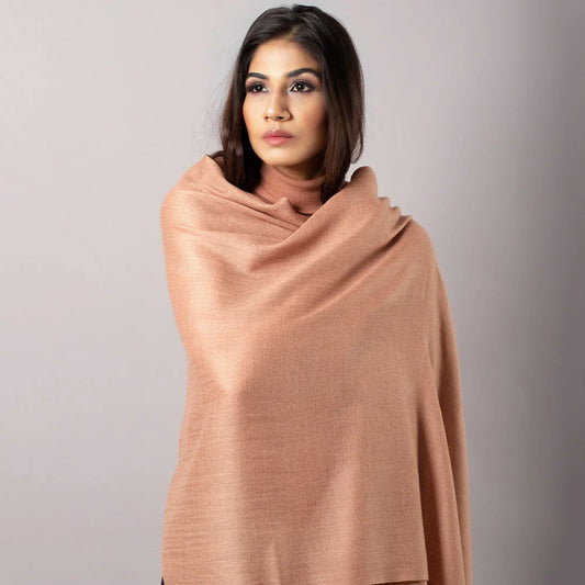 Slow Fashion vs. Fast Fashion: Investing in Timeless Pieces Like Pashmina – Encouraging Conscious Shopping Habits