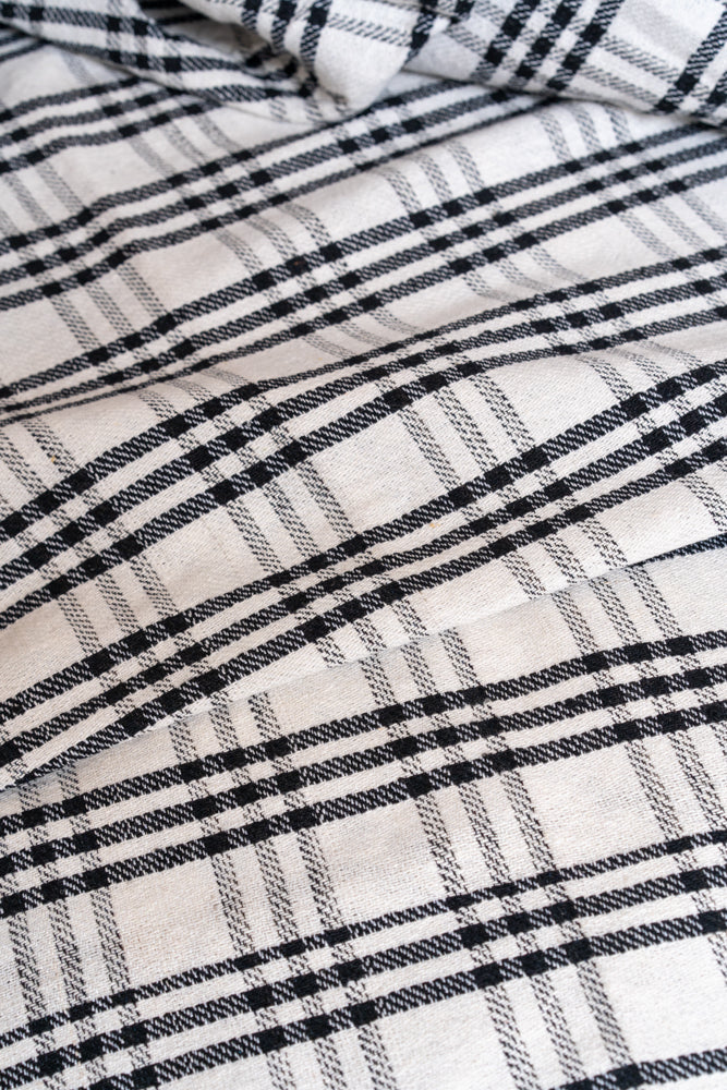 OMVAI Trendy Checks Cotton Woven Throw Blanket / Comforter -Black & White