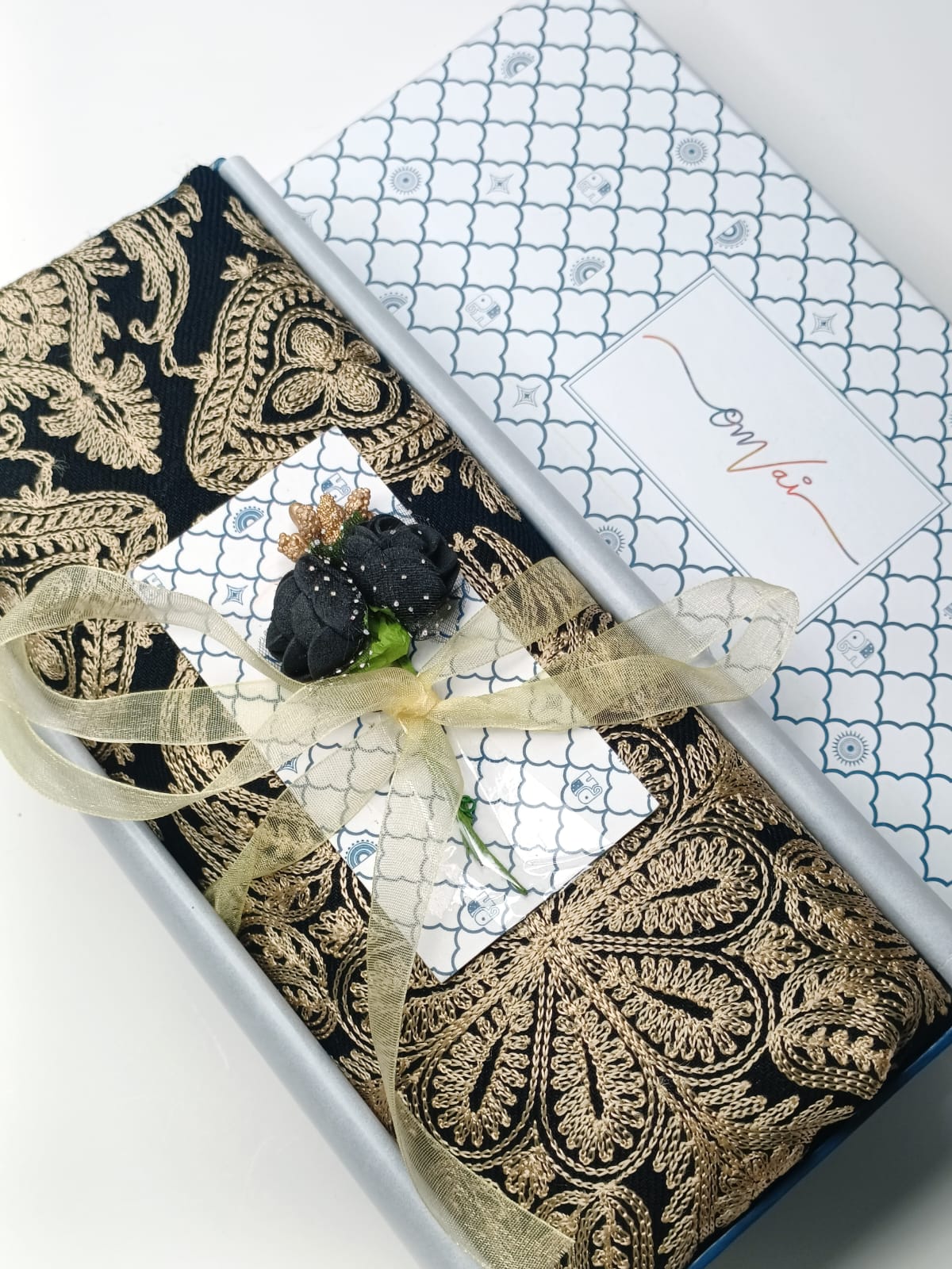 INAYA : Black Threadbare Embroidered Shawl for UNISEX (M/F)