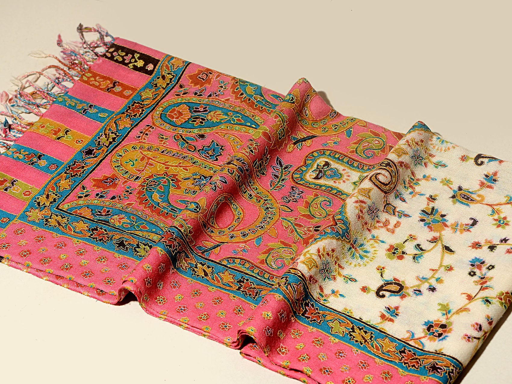 ROYAL MINAR Exquisite Kalamkari Kani Stole with Hand embroidery -Blush