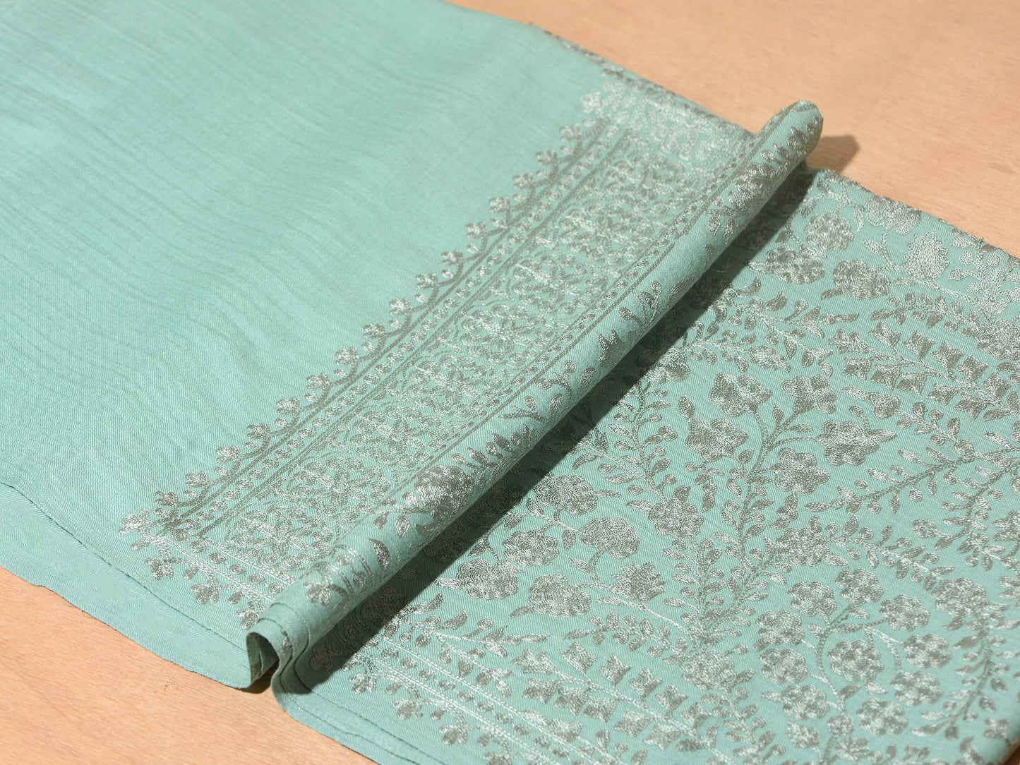 Wandh Exquisite Embroidered Stole - Mint