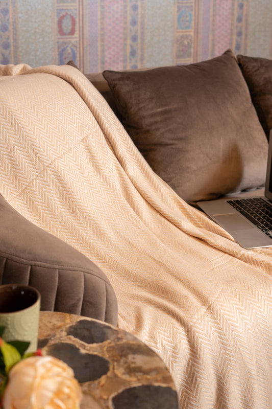 OMVAI Zig Zag Patterned Woven Throw Blanket / Comforter Camel Brown