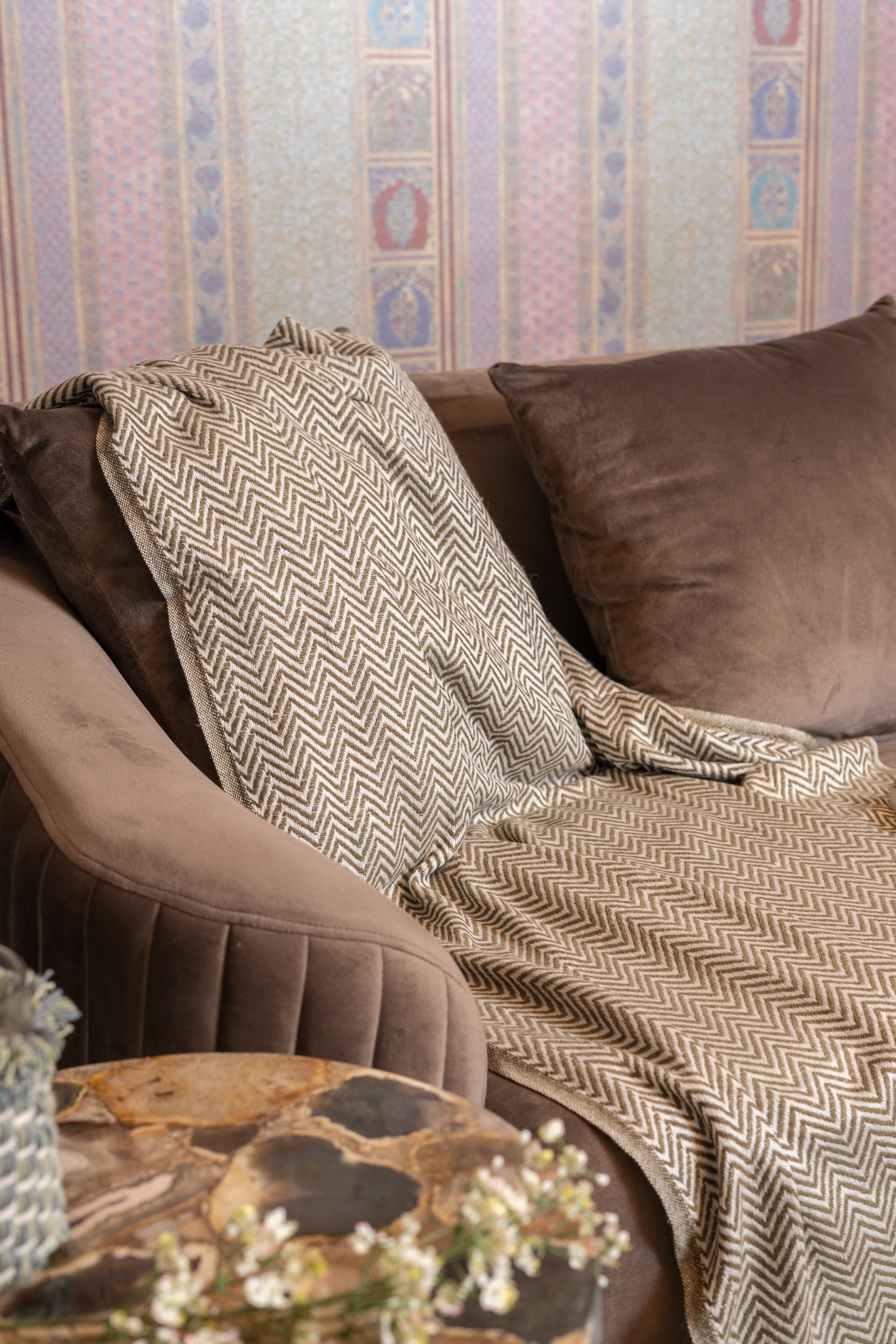 OMVAI Zig Zag Patterned Woven Throw Blanket / Comforter Olive Green