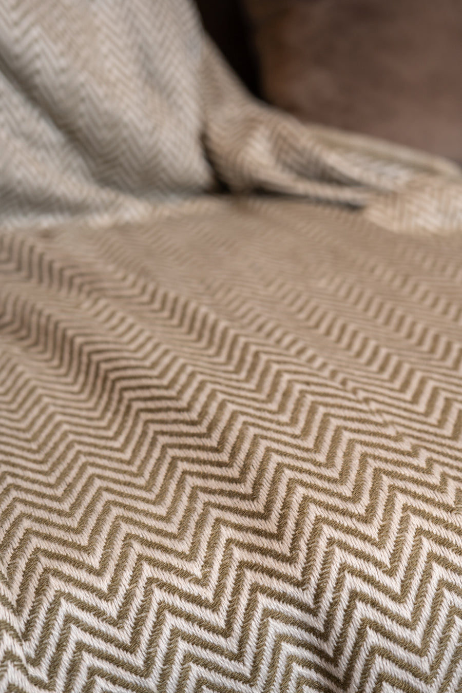 OMVAI Zig Zag Patterned Woven Throw Blanket / Comforter Olive Green