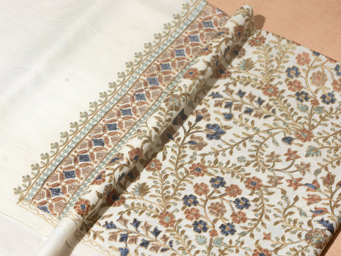 Zoon Exquisite Embroidered Stole - Ivory White