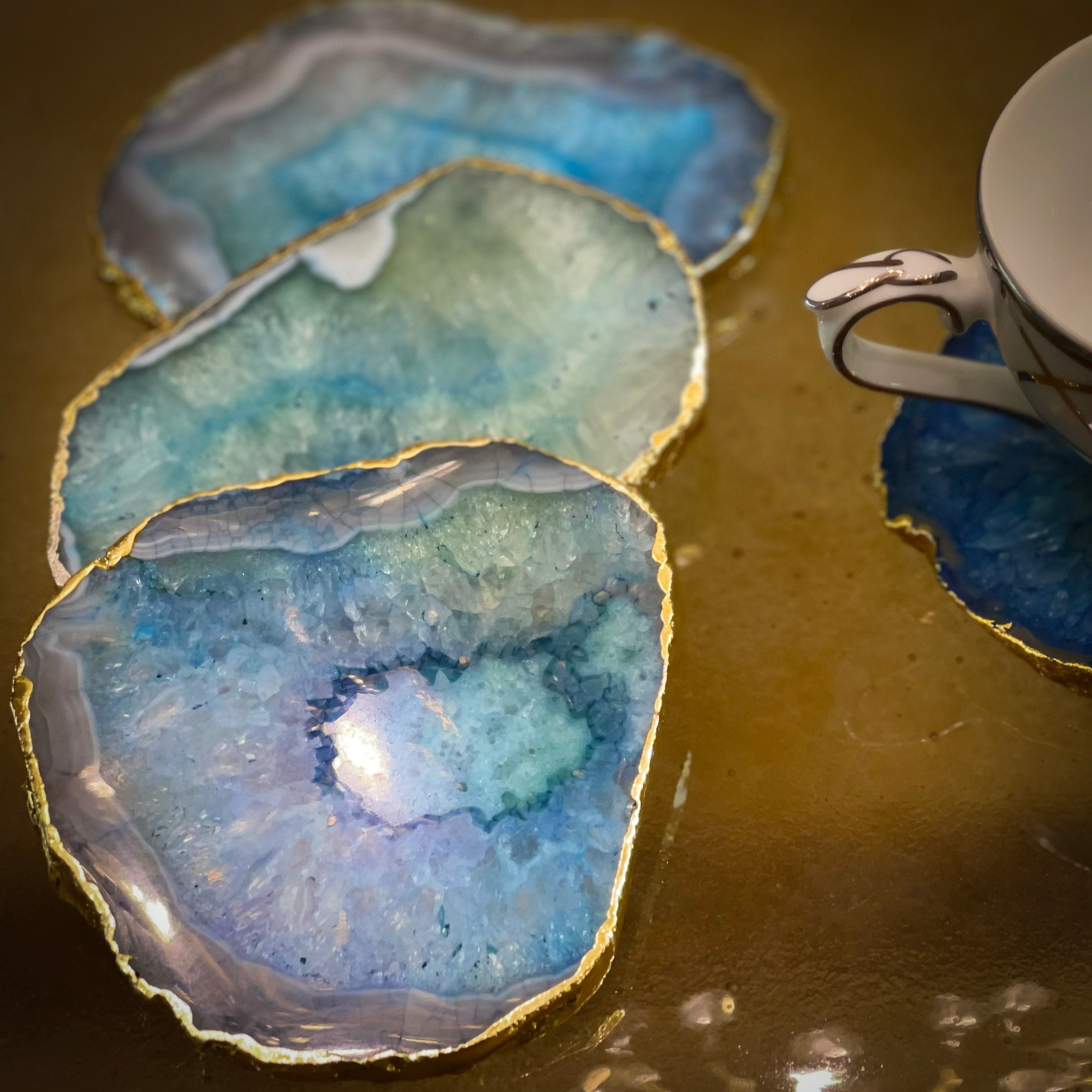 OMVAI Semi-Precious Natural Agate Coasters (Set of 4) with Gold plating - Soothing Caribbean Blue