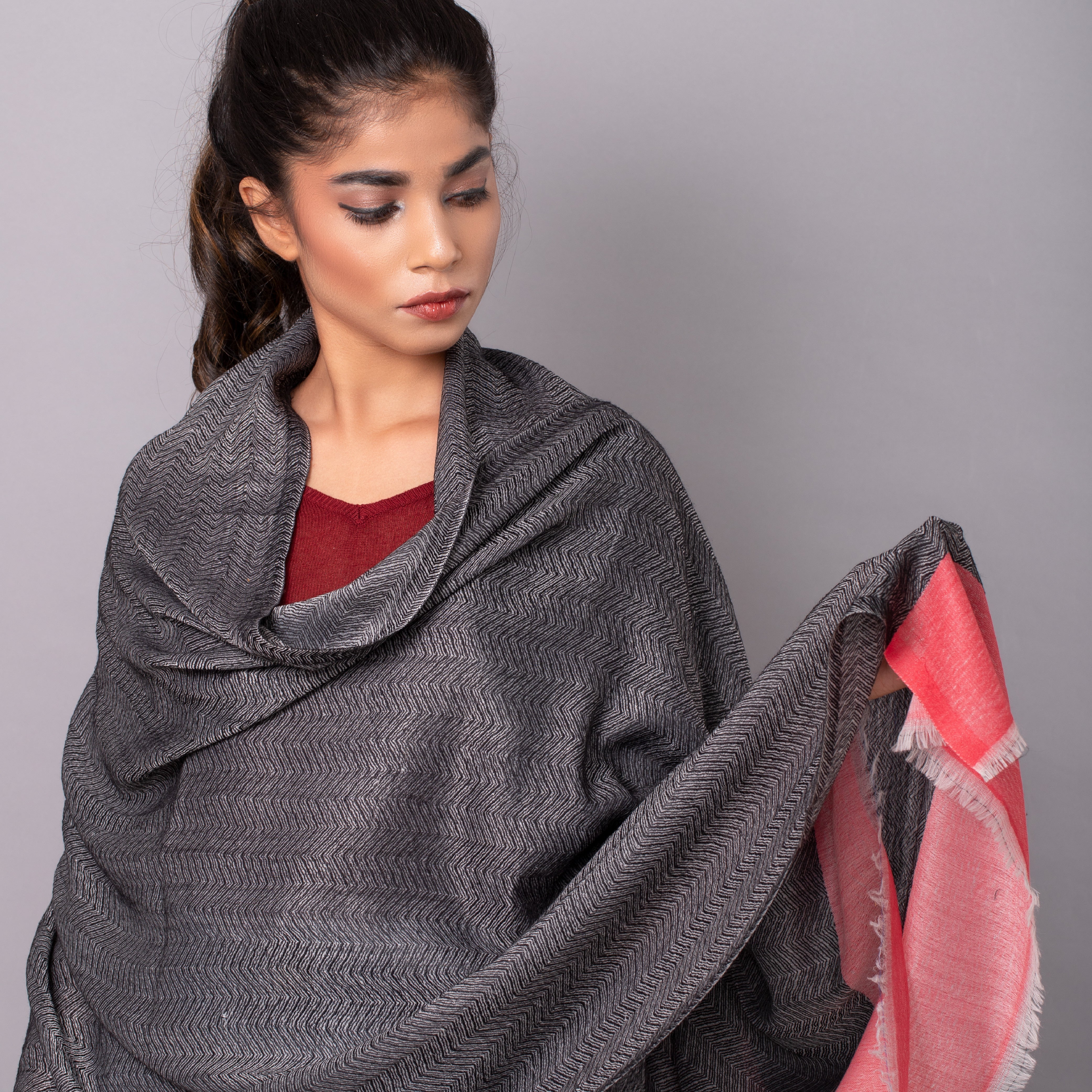 Zig Zag Patterned Pashmina - Charcoal Coral