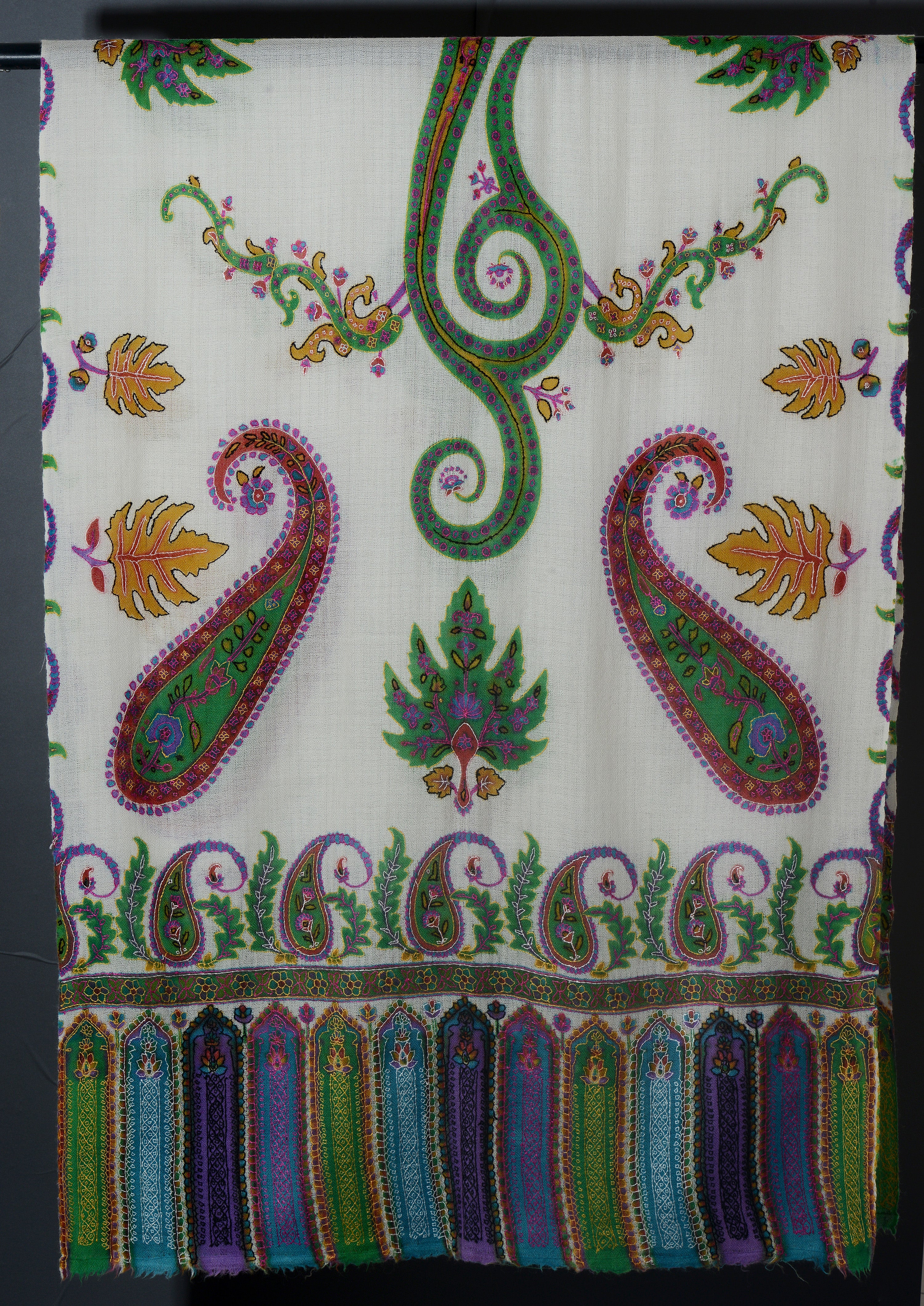 PAISLEY FLORAL Exquisite Kalamkari Kani Stole with Hand embroidery - Pearl White