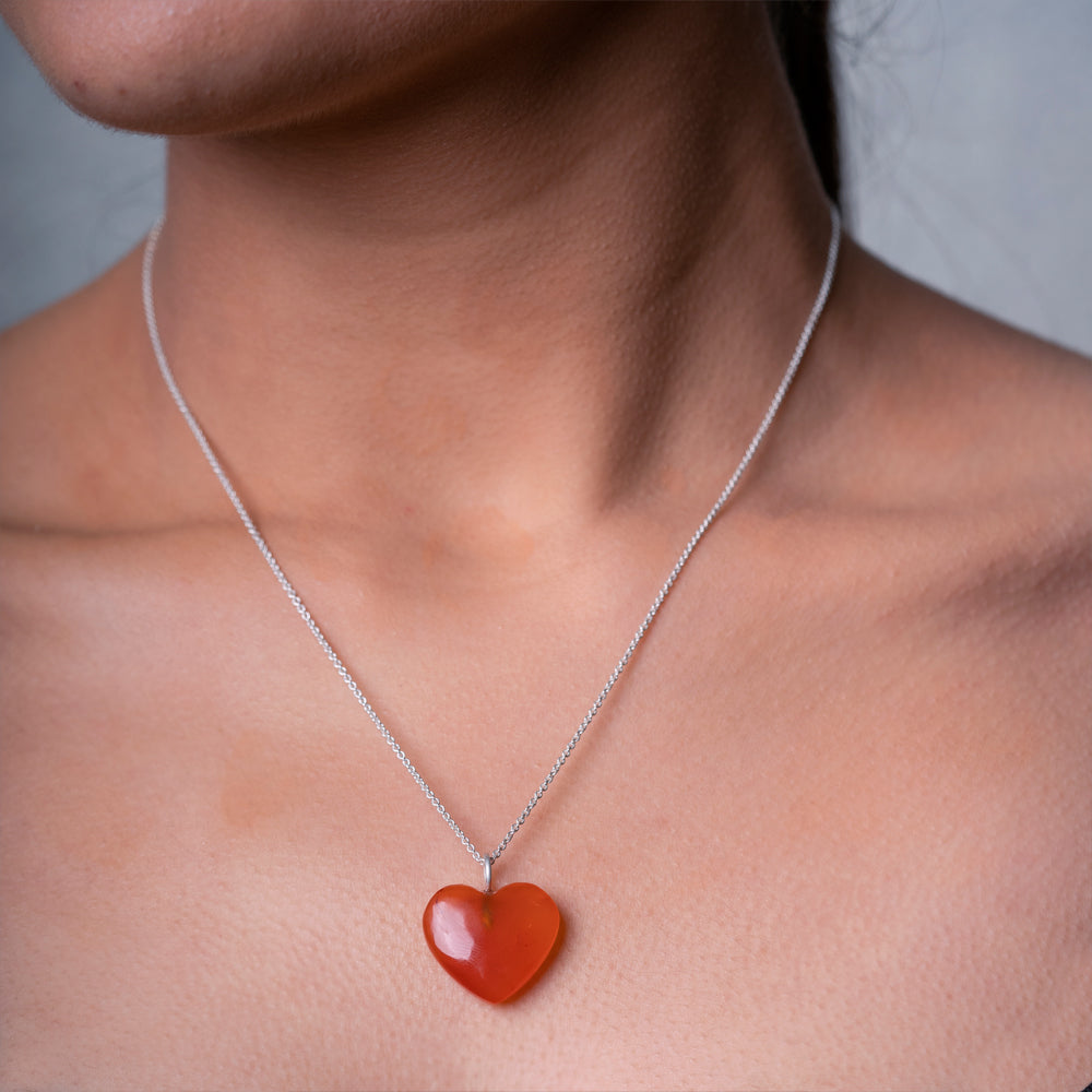 OMVAI : "HEART" Healing Pendant : Coraline